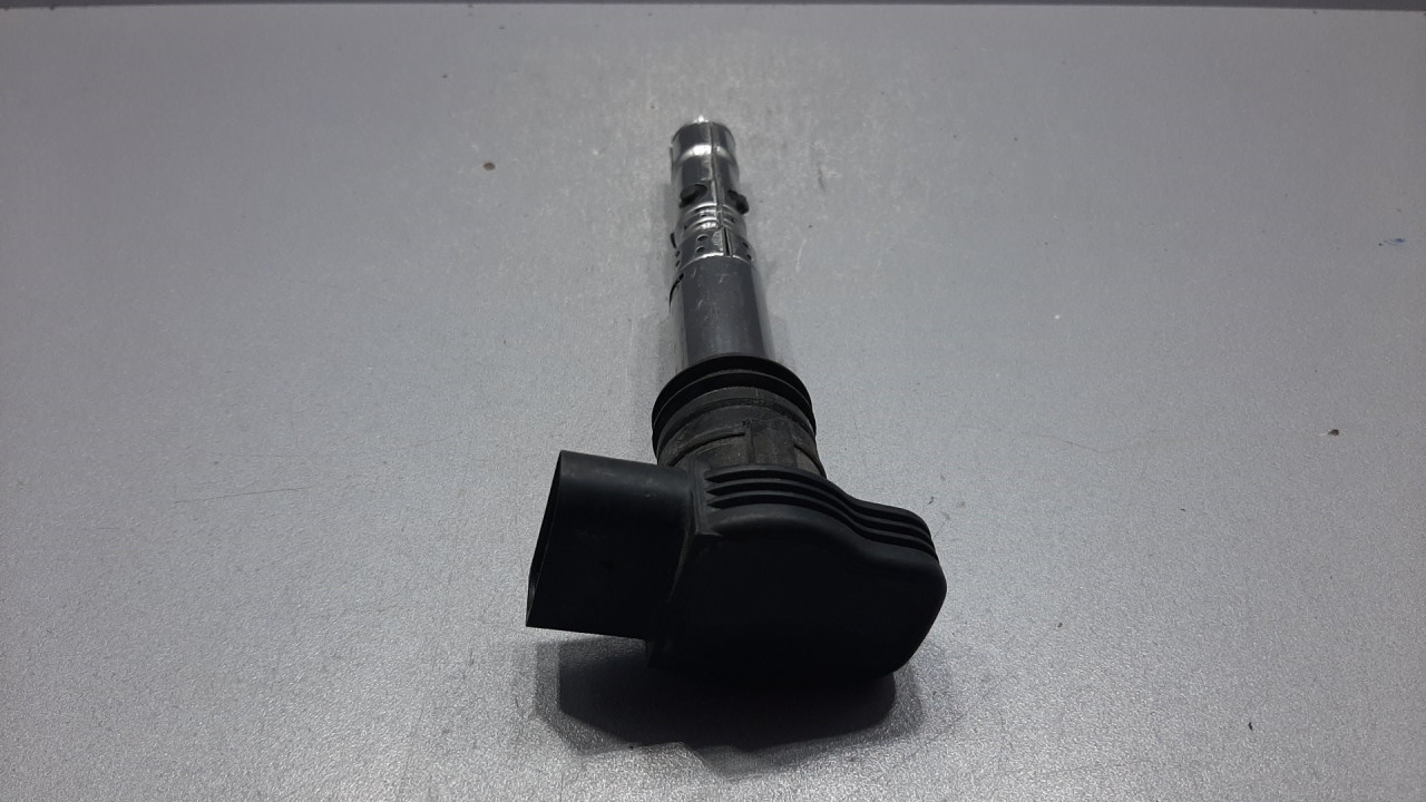 DIJELOVI BOMBINA AUDI A4 (B6) > 00-04 06A905115D