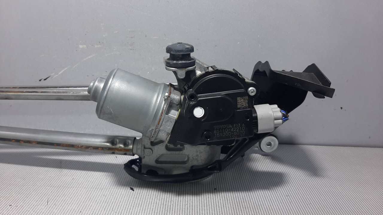 MOTORIC PREDNJEG BRISACA TOYOTA RAV 4 > 15-18 8511042210