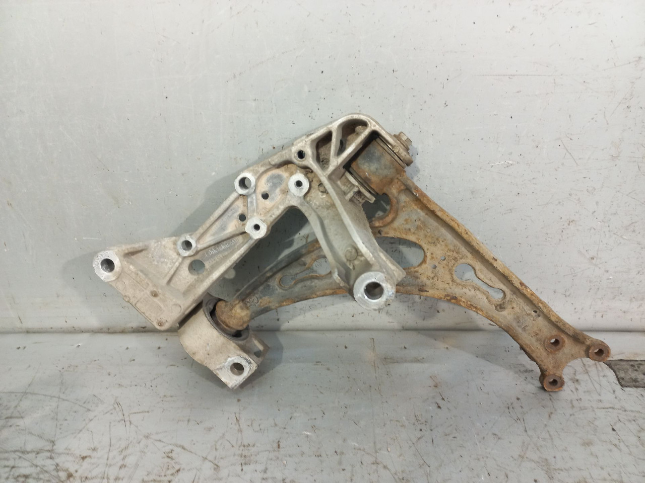 DIJELOVI LAFETA SKODA OCTAVIA > 04-08 1K0407153N