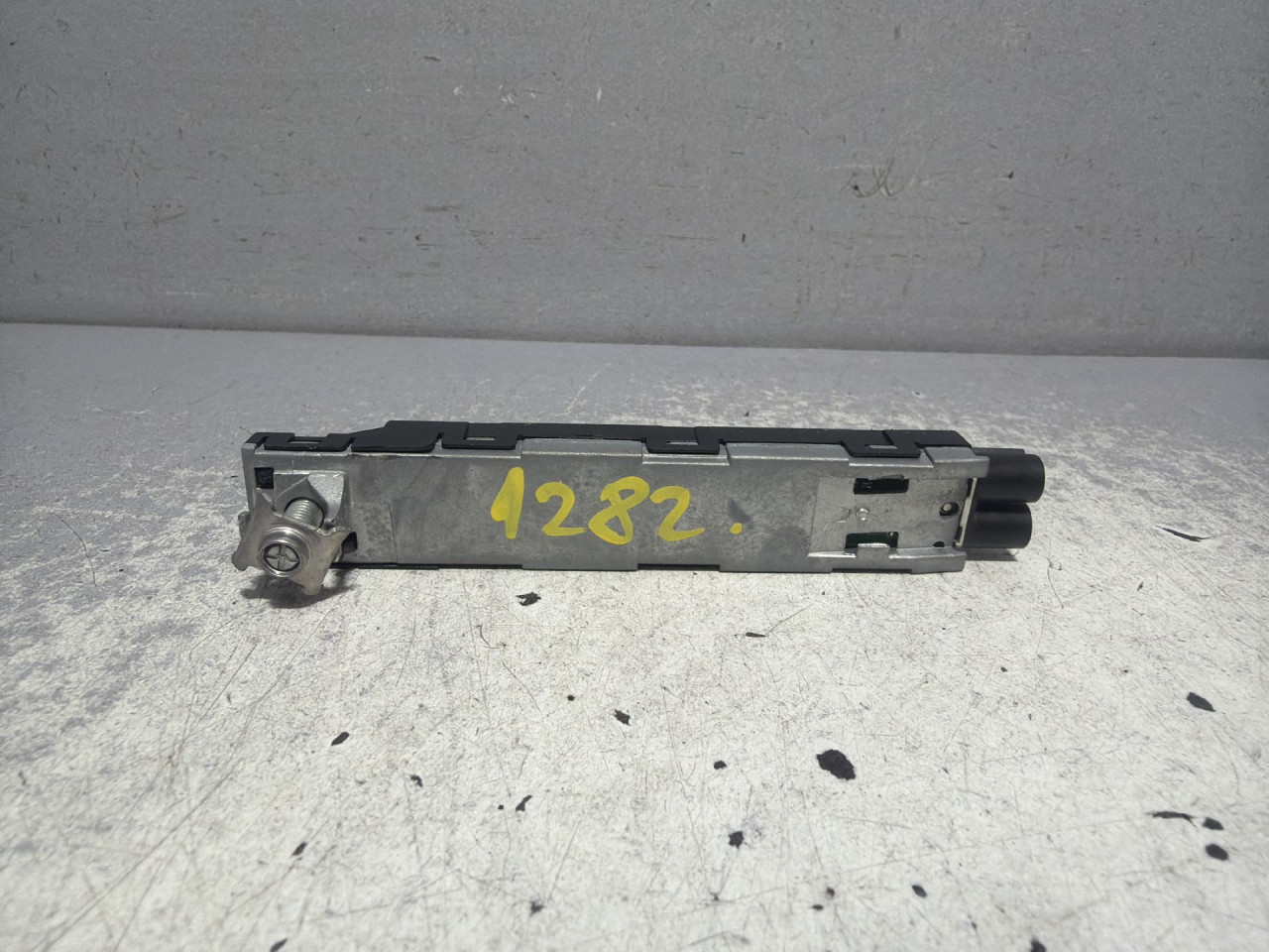 DIJELOVI ANTENA VW TIGUAN > 20- 571035577B