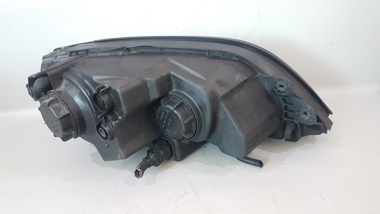 DIJELOVI FAR KIA SORENTO > 02-06 KI810013