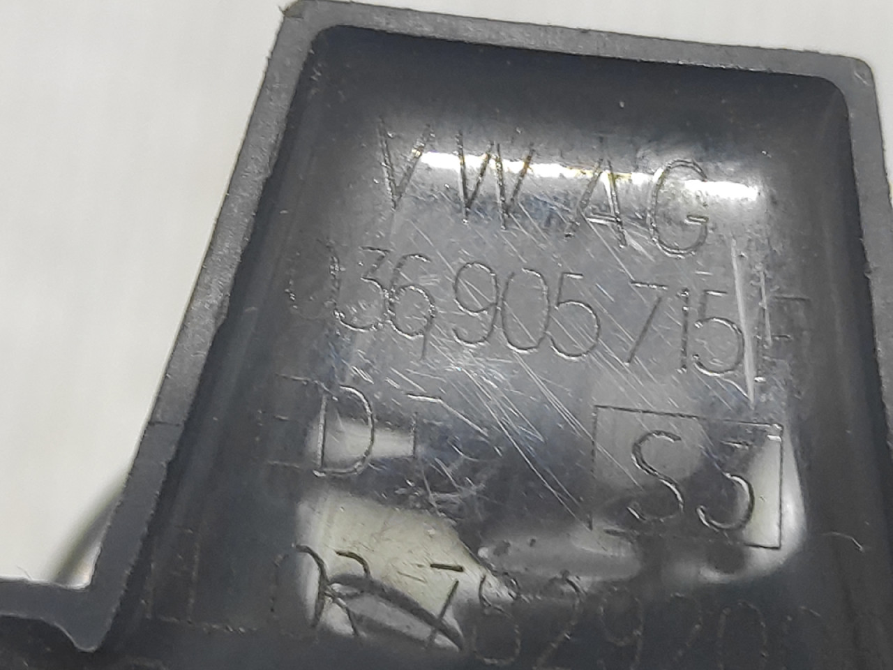 DIJELOVI BOMBINA VW PASSAT B6 > 05-10 036905715F