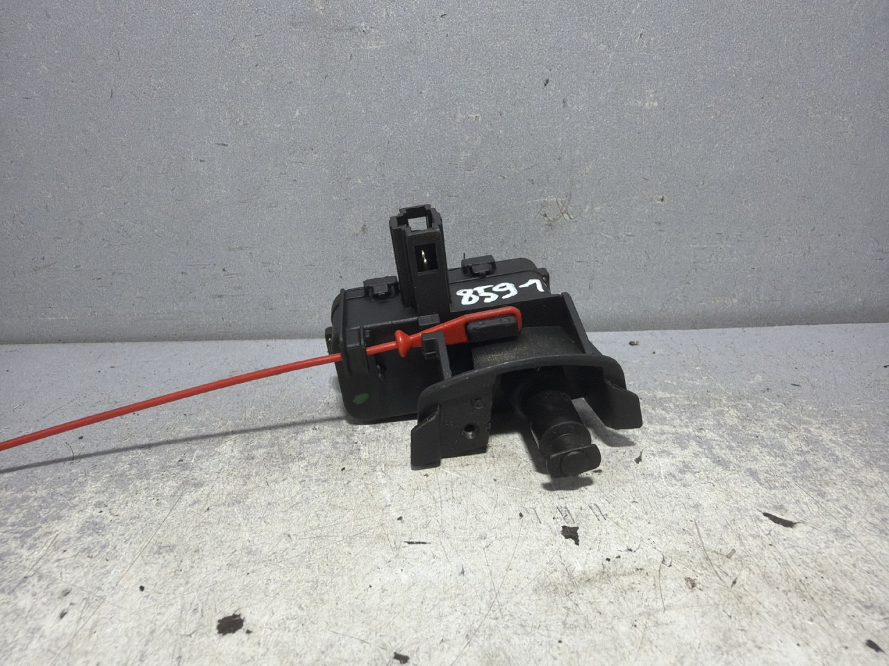 MOTORIC POKLOPCA REZERVOARA AUDI A4 (B8) > 07-11 8K0862153B