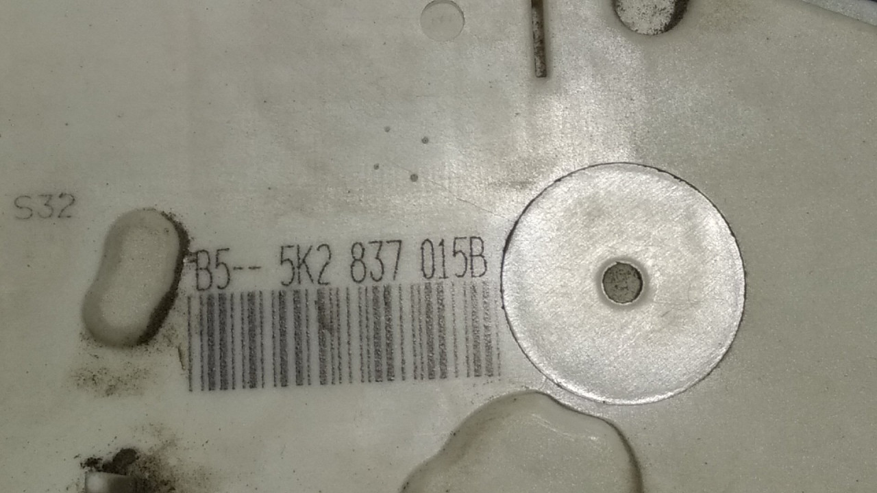 DIJELOVI BRAVA VRATA VW POLO > 09-14 5K2837015B