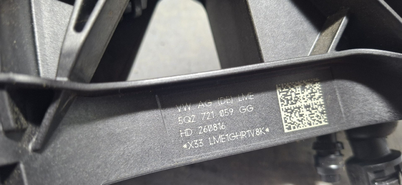 PAPUCICA KVACILA AUDI A3 (8VF/8VK) > 16-20 5Q2721059GG