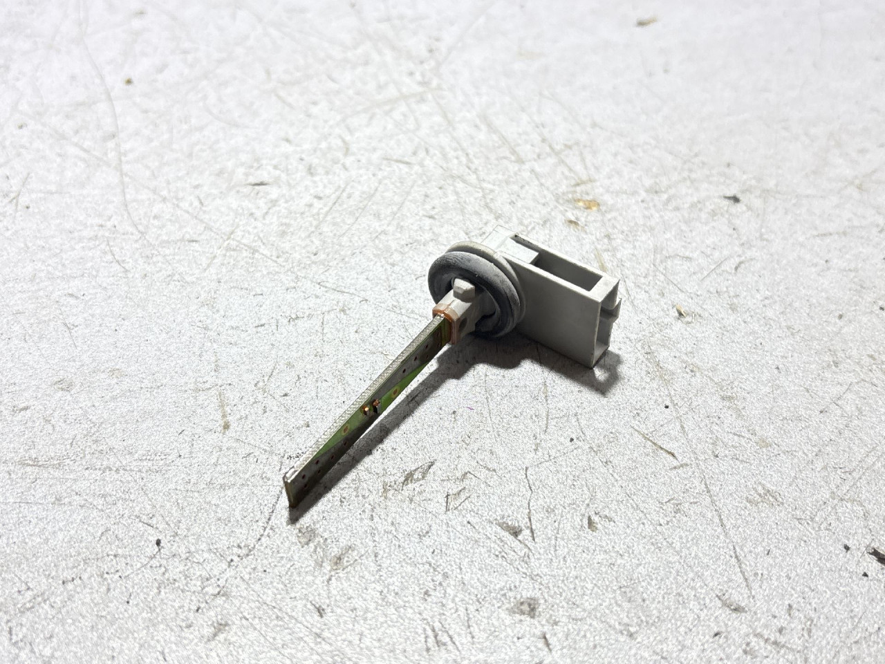 SENZOR TEMPERATURE AUDI A3 > 03-08 4B0820539