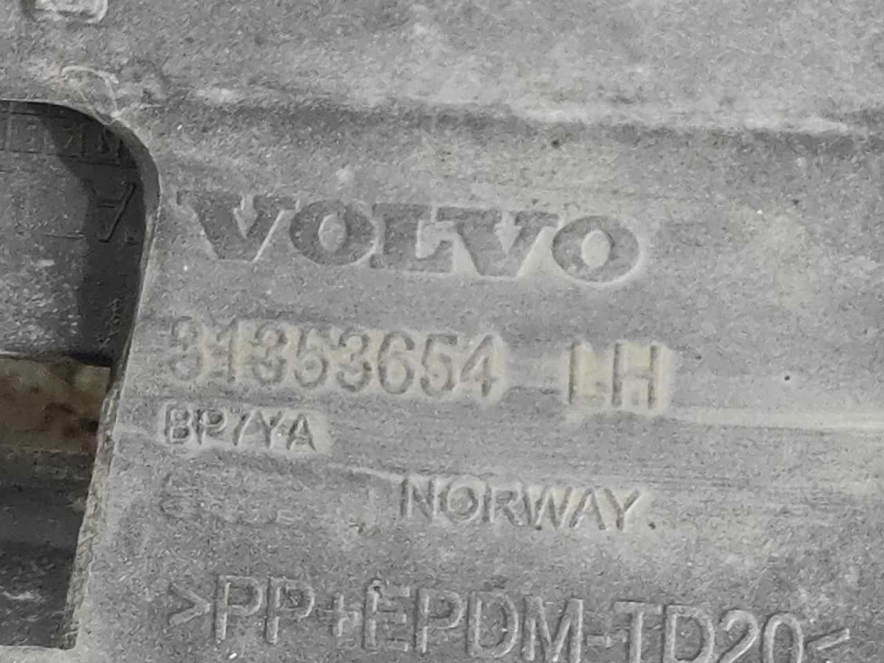 PLASTIKA BRANIKA VOLVO S60/V60 > 14- 31353654