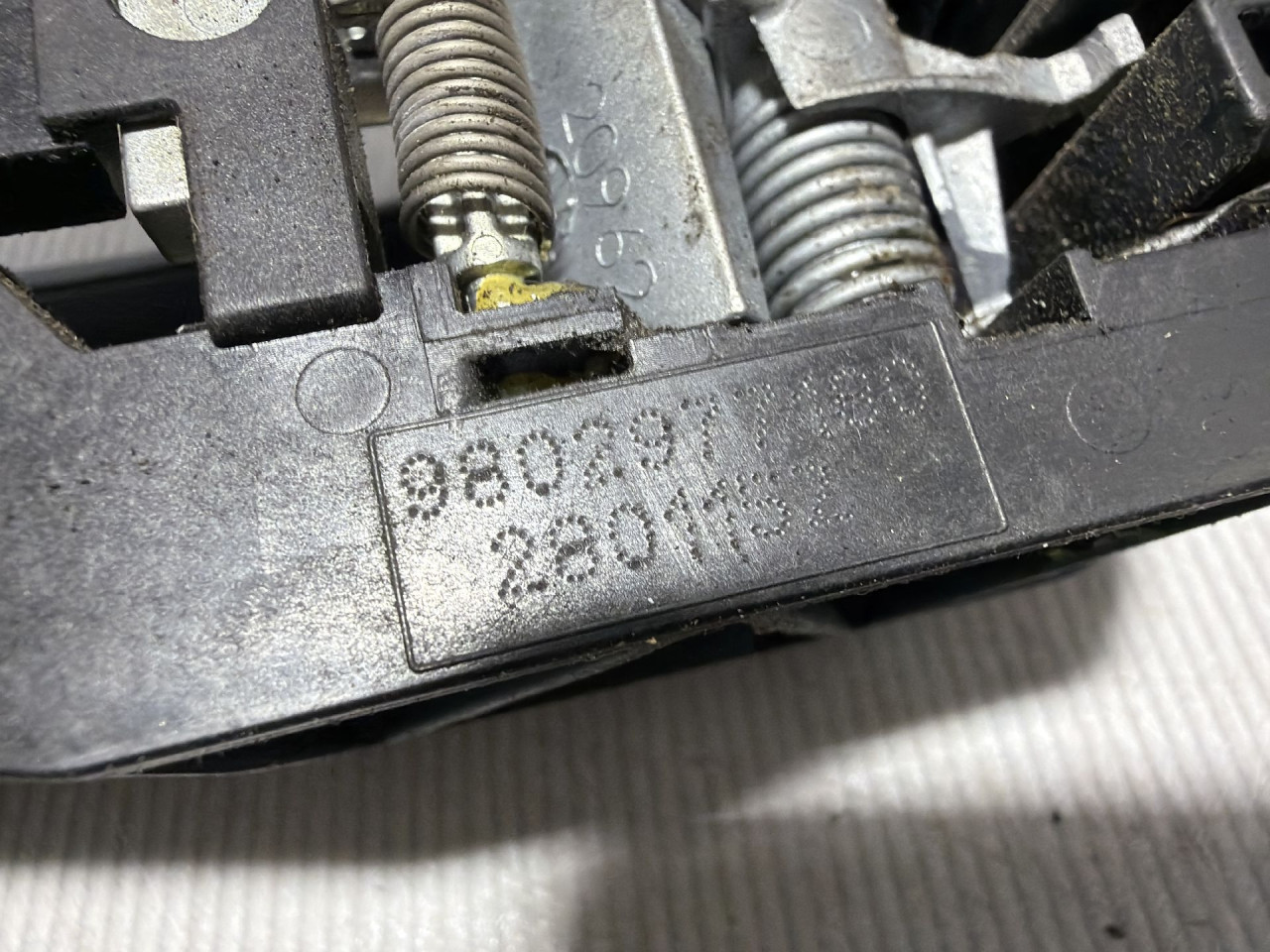 DIJELOVI RUCKA VRATA CITROEN C4 CACTUS > 14-18 1.2 9802977180