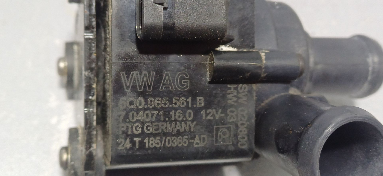 DIJELOVI POMOCNA PUMPA VODE SKODA KODIAQ > 21- 2.0 5Q0965561B