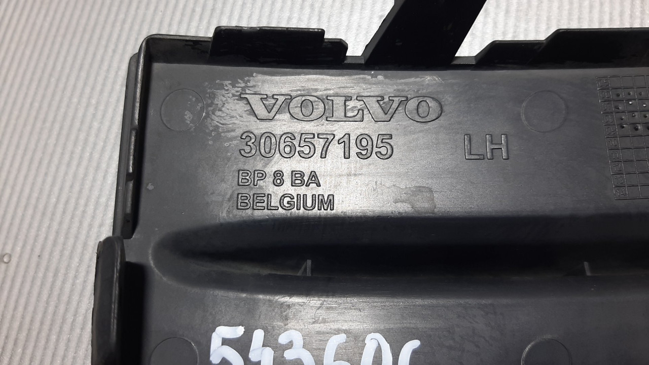 PLASTIKA BRANIKA VOLVO C30 > 06-09 30657195