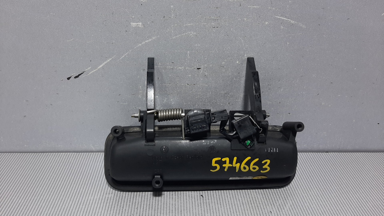 DIJELOVI RUCKA GEPEKA VW T5 > 09-15 7E5827565D