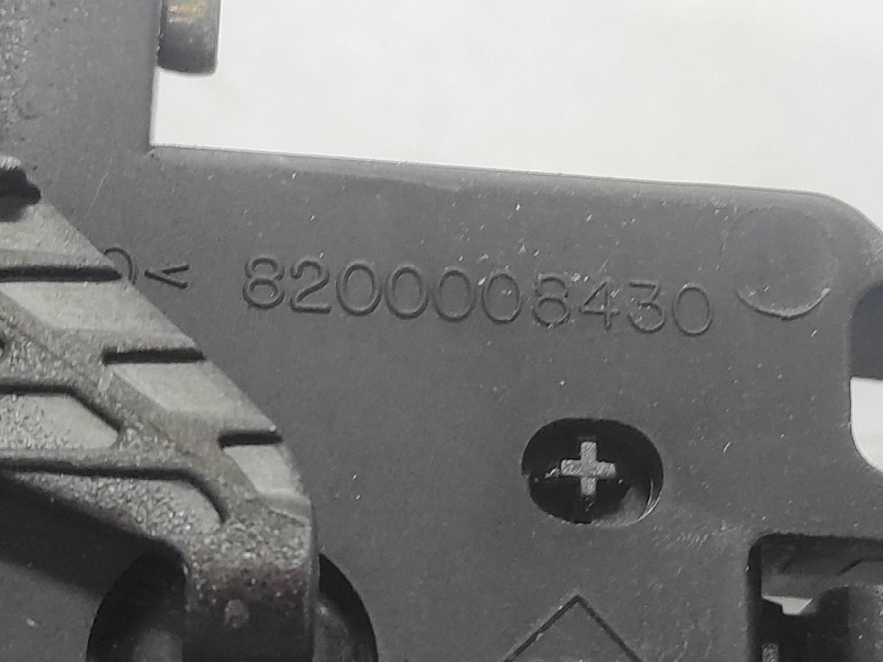 DIJELOVI RUCKA VRATA RENAULT LAGUNA > 01-05 8200008430