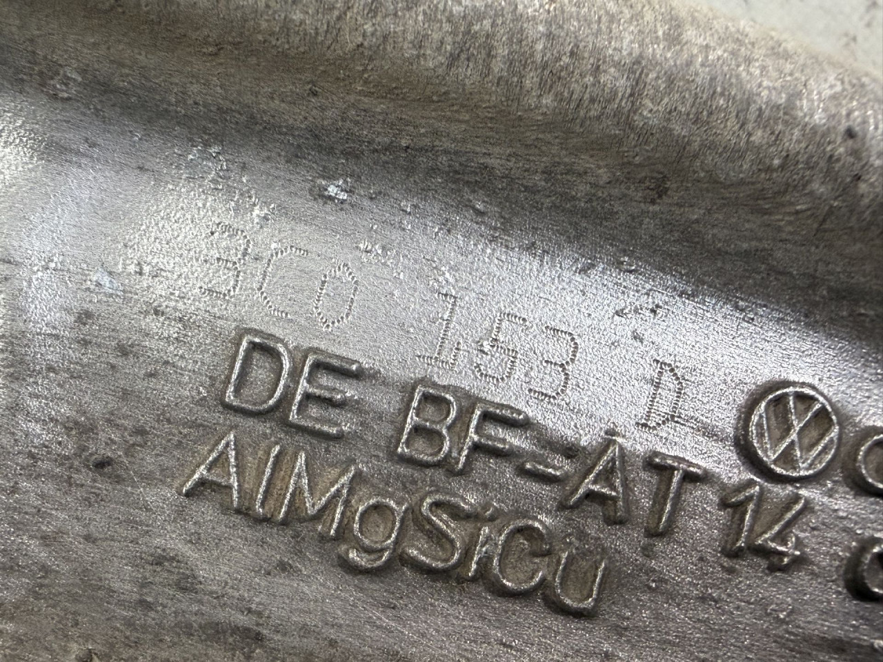 DIJELOVI LAFETA AUDI Q3 > 11-15 2.0 3C0153D