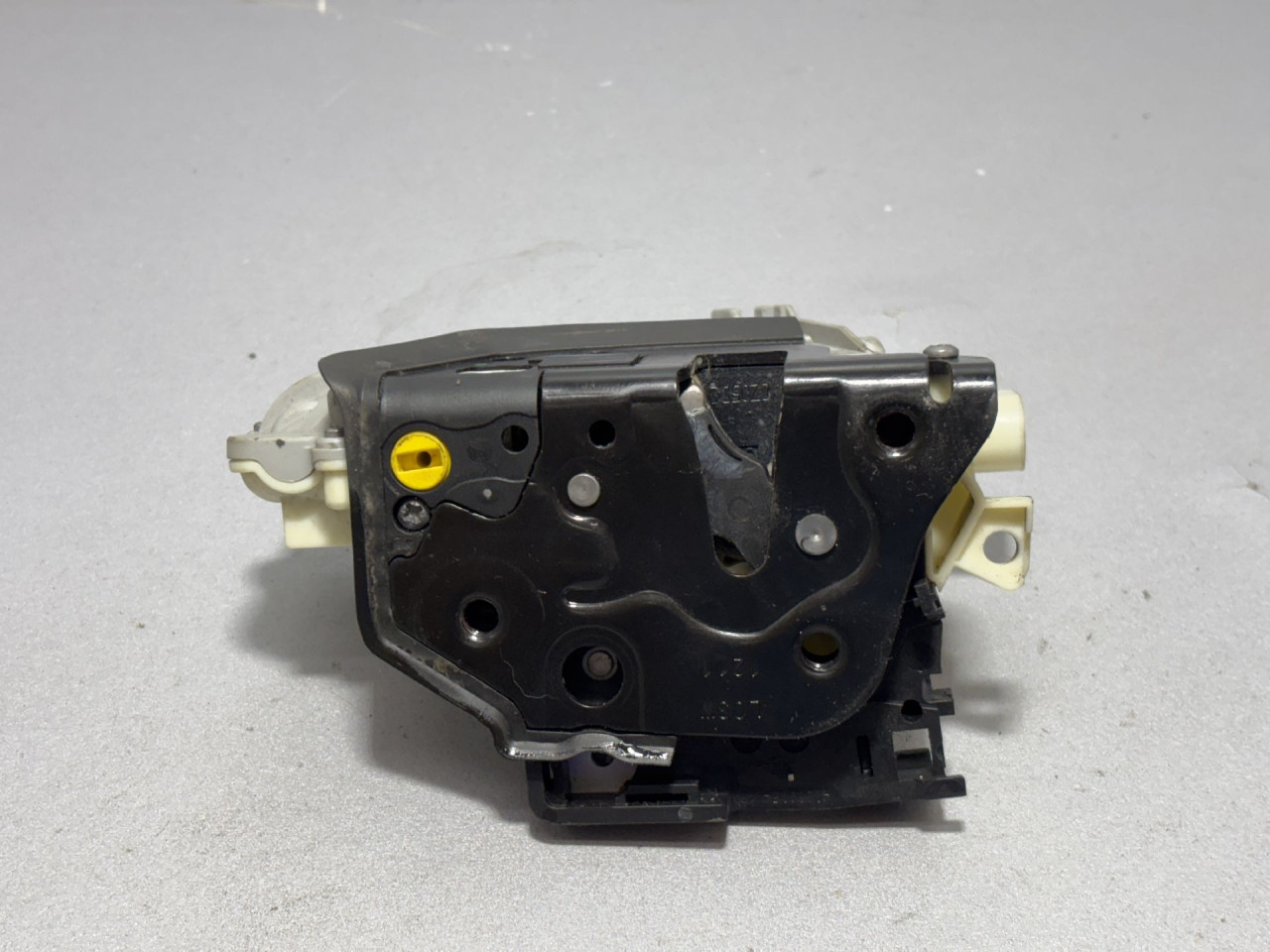 DIJELOVI BRAVA VRATA VW PASSAT B7 > 10-14 1.6 3C2837015A
