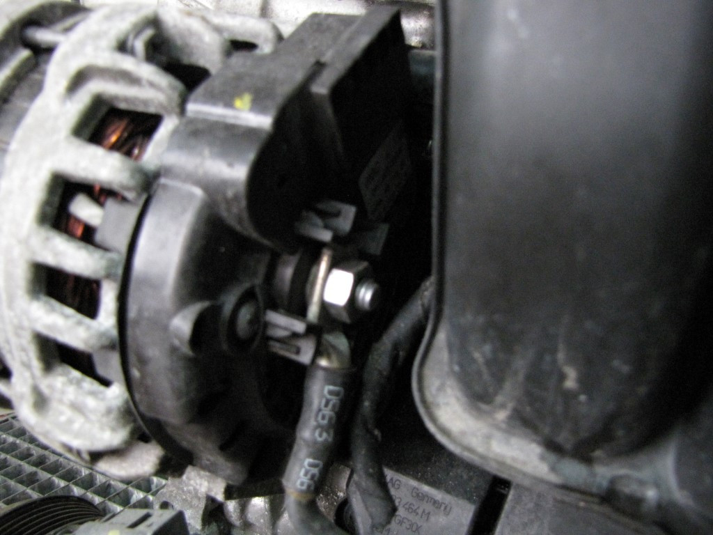DIJELOVI ALTERNATOR VW UP > 12-16 CHYB 04C903023B