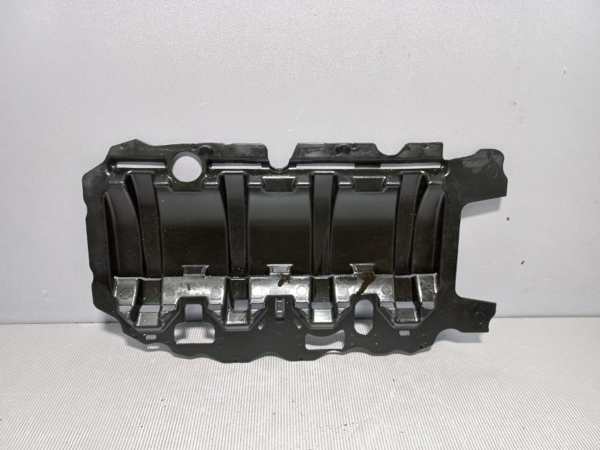 DIJELOVI PLASTIKA SEAT LEON > 13-16 04E103623E