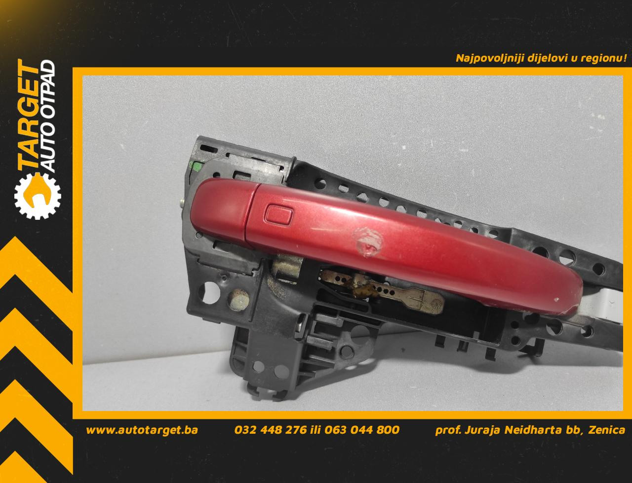 DIJELOVI RUCKA VRATA AUDI Q5 > 08-11 8T0837886A