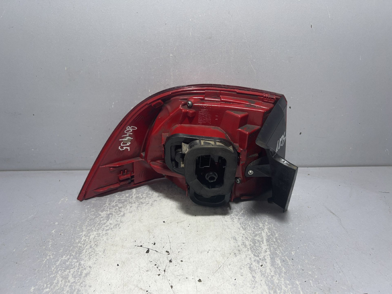DIJELOVI STOP SVJETLO VW TOUAREG > 14-18 7P6945208