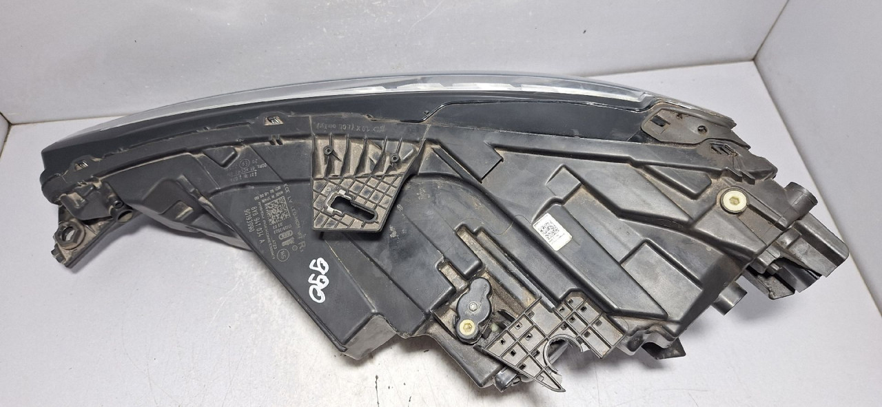 DIJELOVI FAR AUDI A3 (8Y) > 20 -  8Y0941034A