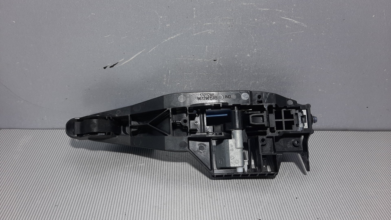 RUCKA VRATA PEUGEOT 207 > 06-09 9672961580