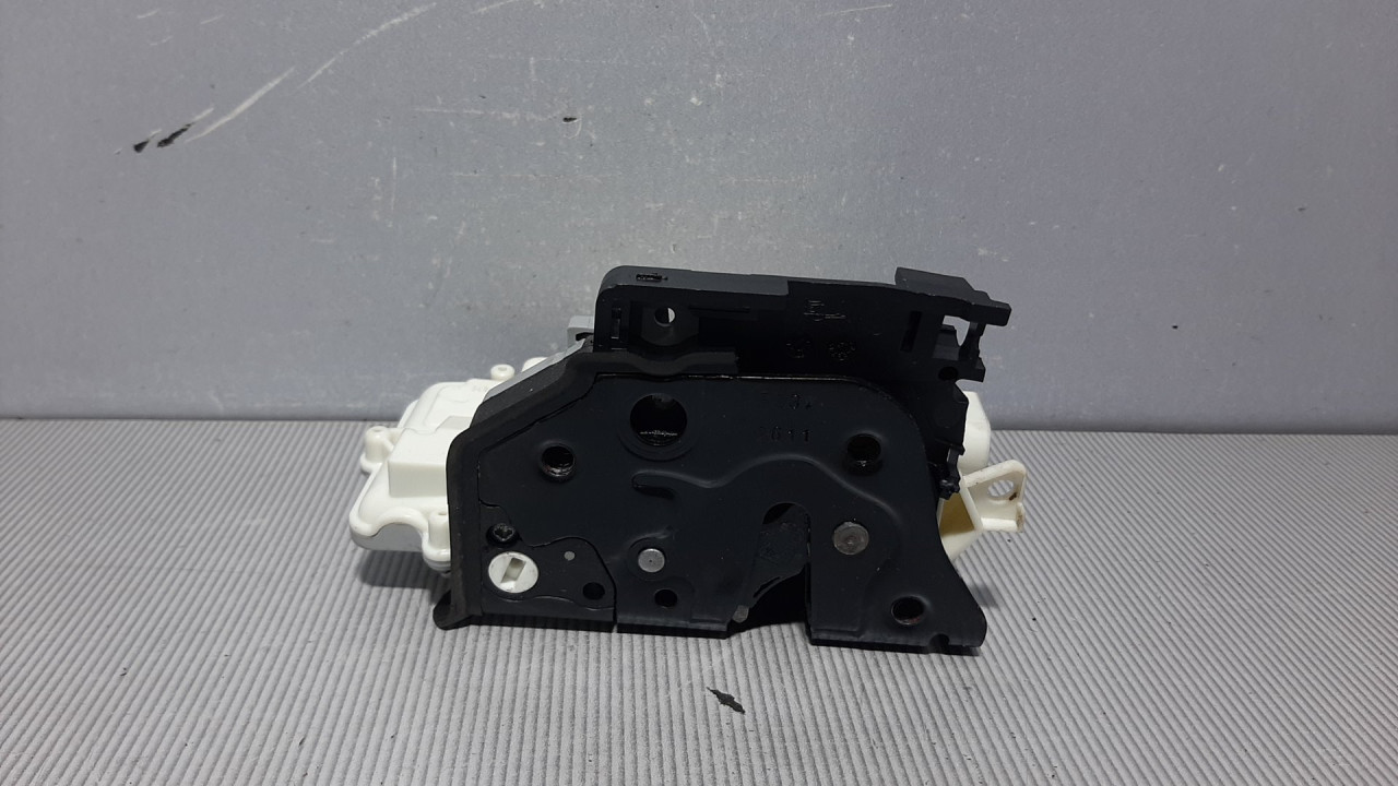 DIJELOVI BRAVA VRATA AUDI Q7 > 06-09 3C4839016A