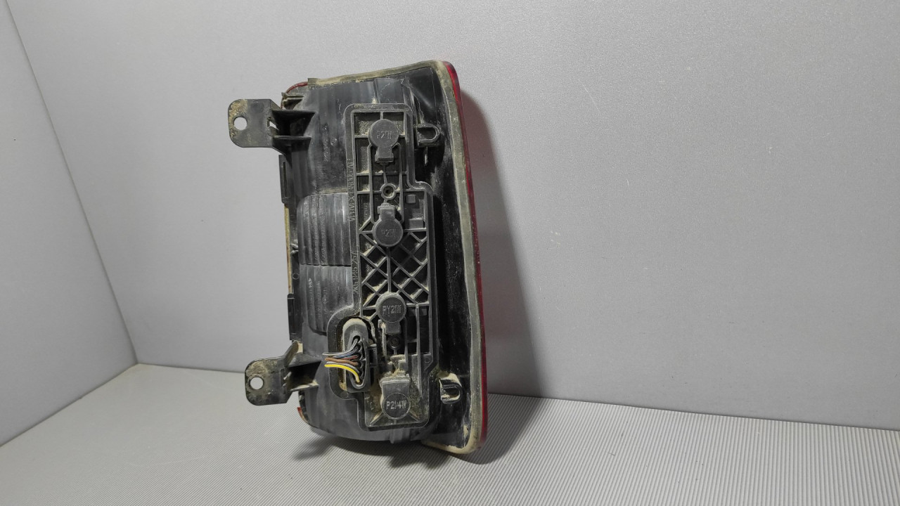DIJELOVI STOP SVJETLO VW CADDY > 10-15 2K0945111A