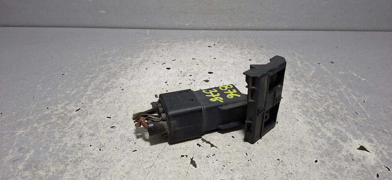 DIJELOVI ELEKTRONIKA RELEJ AUDI Q3 > 11-15 038907281D