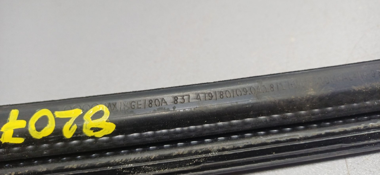 DIJELOVI KEDER AUDI Q5 (FY) > 17 - 20  80A837479
