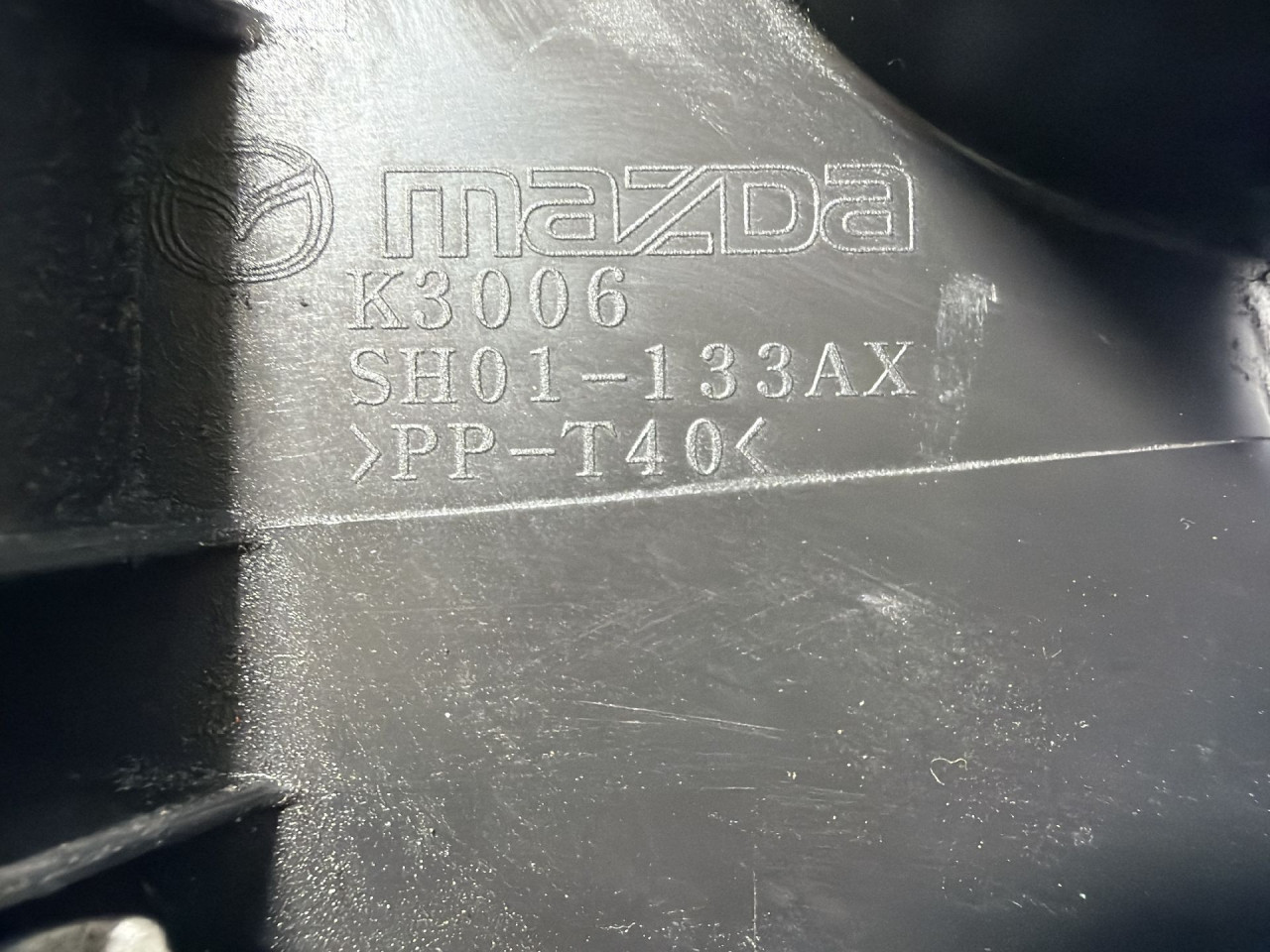 DIJELOVI KUCISTE FILTERA ZRAKA MAZDA CX5 > 12-15 2.2 SH01133AX