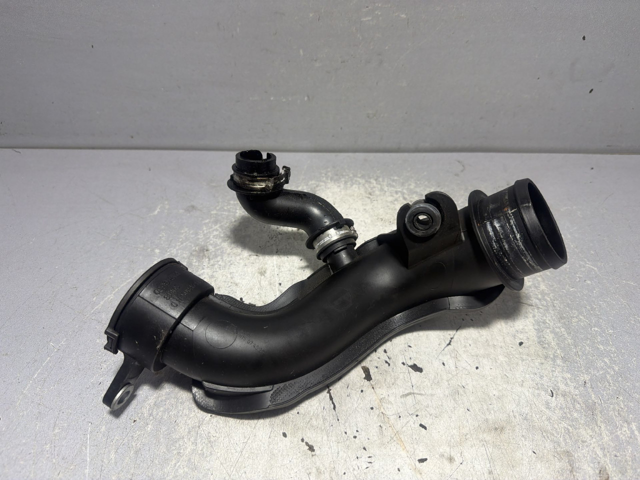 DIJELOVI CRIJEVO INTERKULERA FORD KUGA > 13-16 DS739F805HD