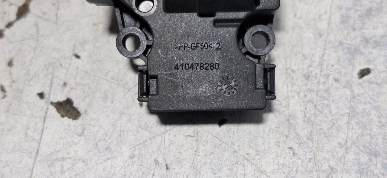 DIJELOVI MOTORIC KLAPNE AUDI Q5 (FY) > 17 - 20  410478280