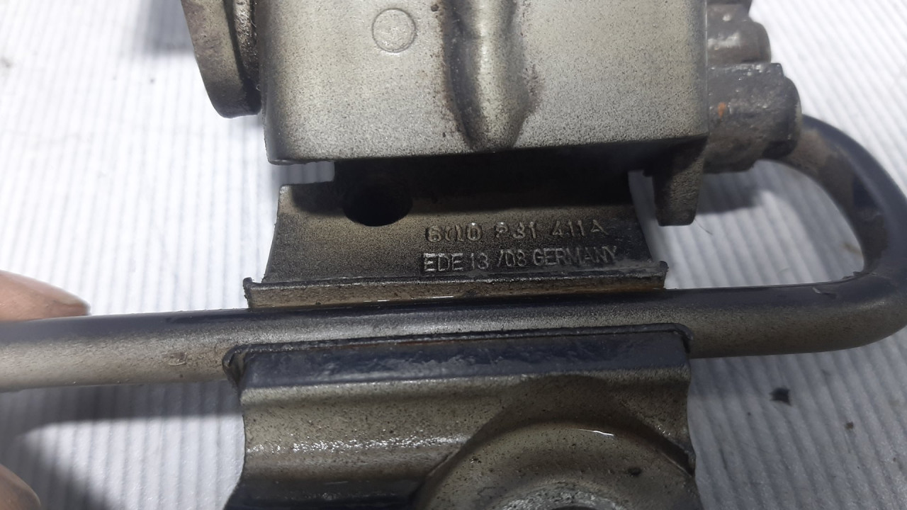 DIJELOVI BAGLAMA SEAT LEON > 05-09 6Q0831411A
