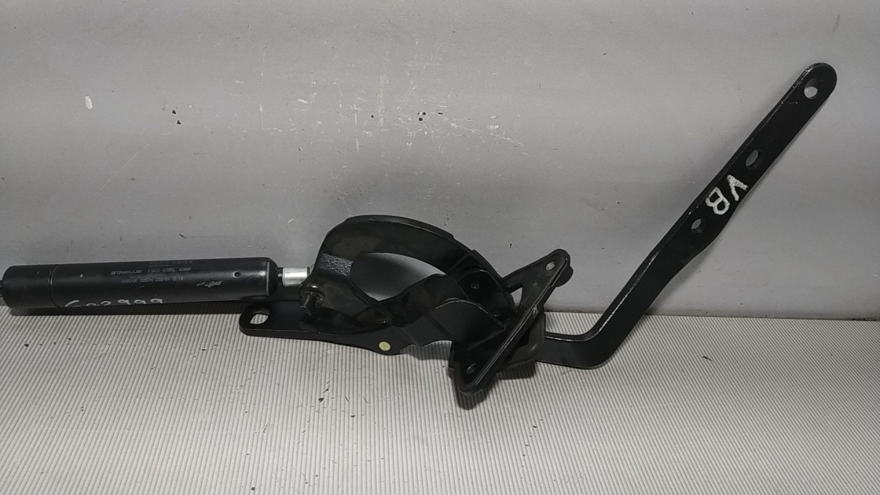 DIJELOVI BAGLAMA GEPEKA VOLVO V70 > 05-07 8643157