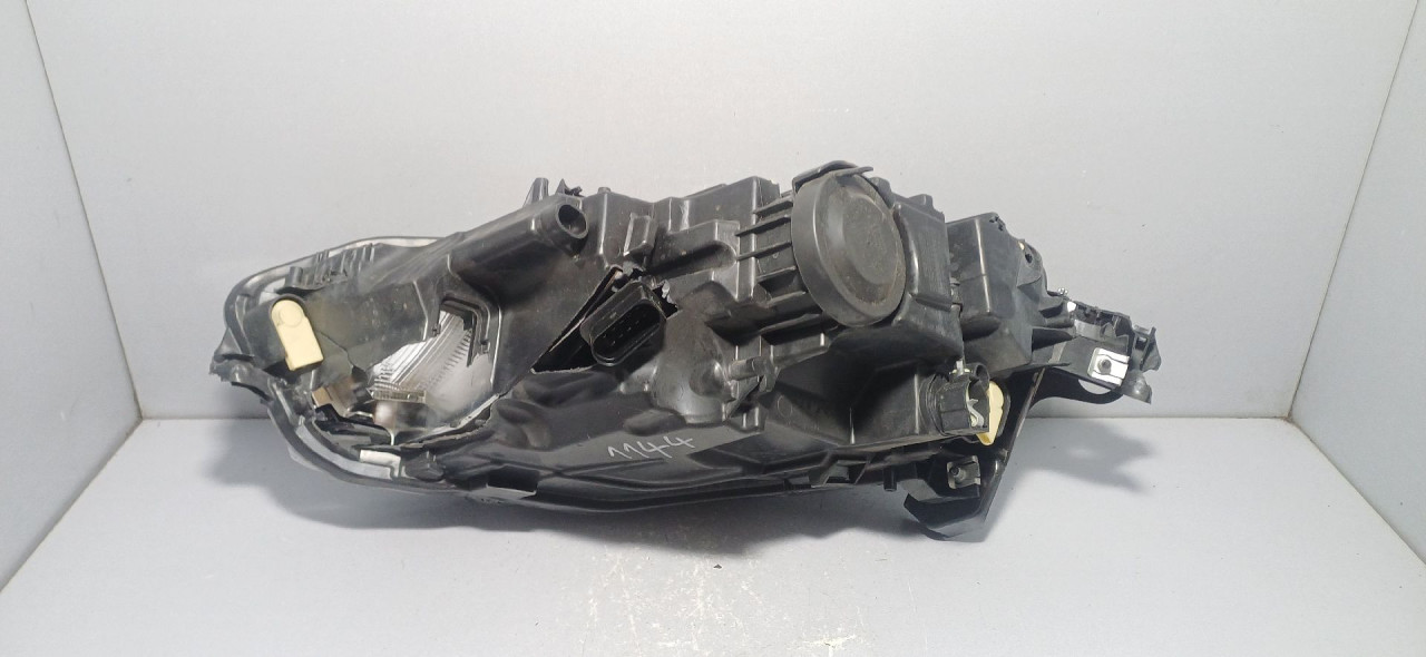 DIJELOVI FAR OSTECEN VW POLO > 21- 2G2941006D