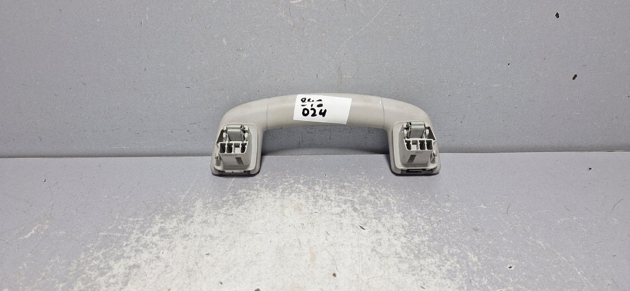 DIJELOVI KROVNA RUCKA VW PASSAT B8 > 19 - 3G0857607B