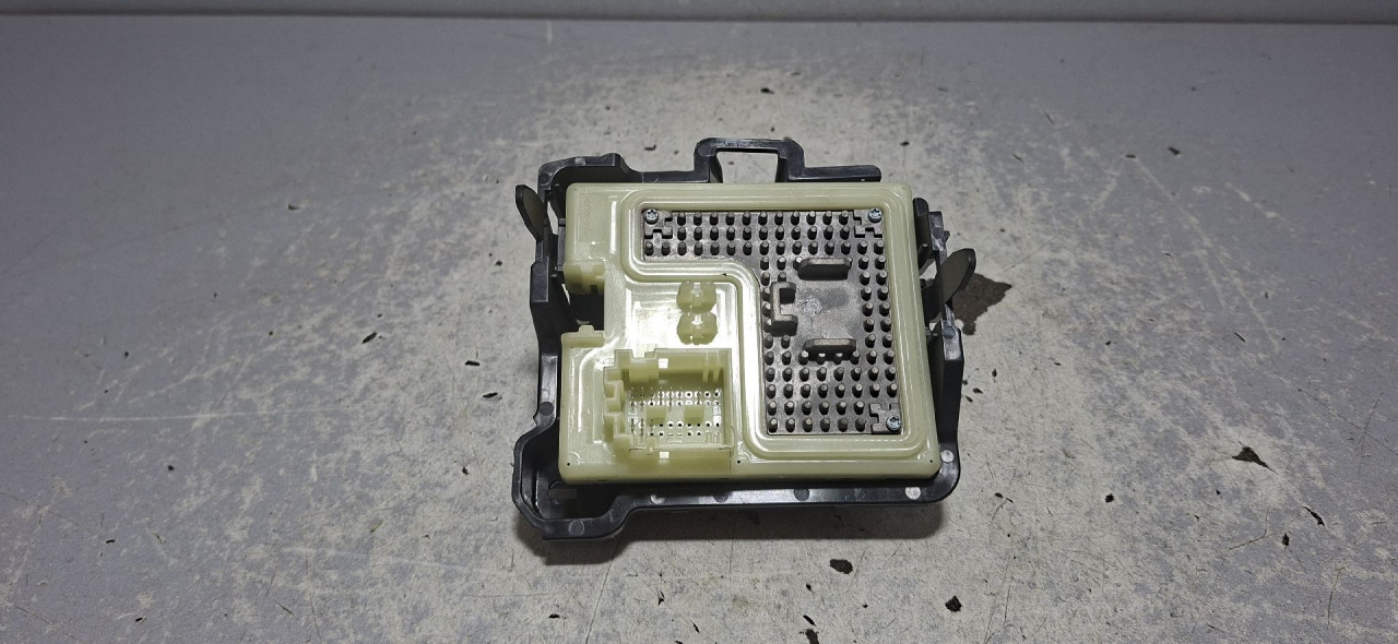 BRAVA PALJENJA MERCEDES C KLASA (W205/S205) > 14-18 2059000924