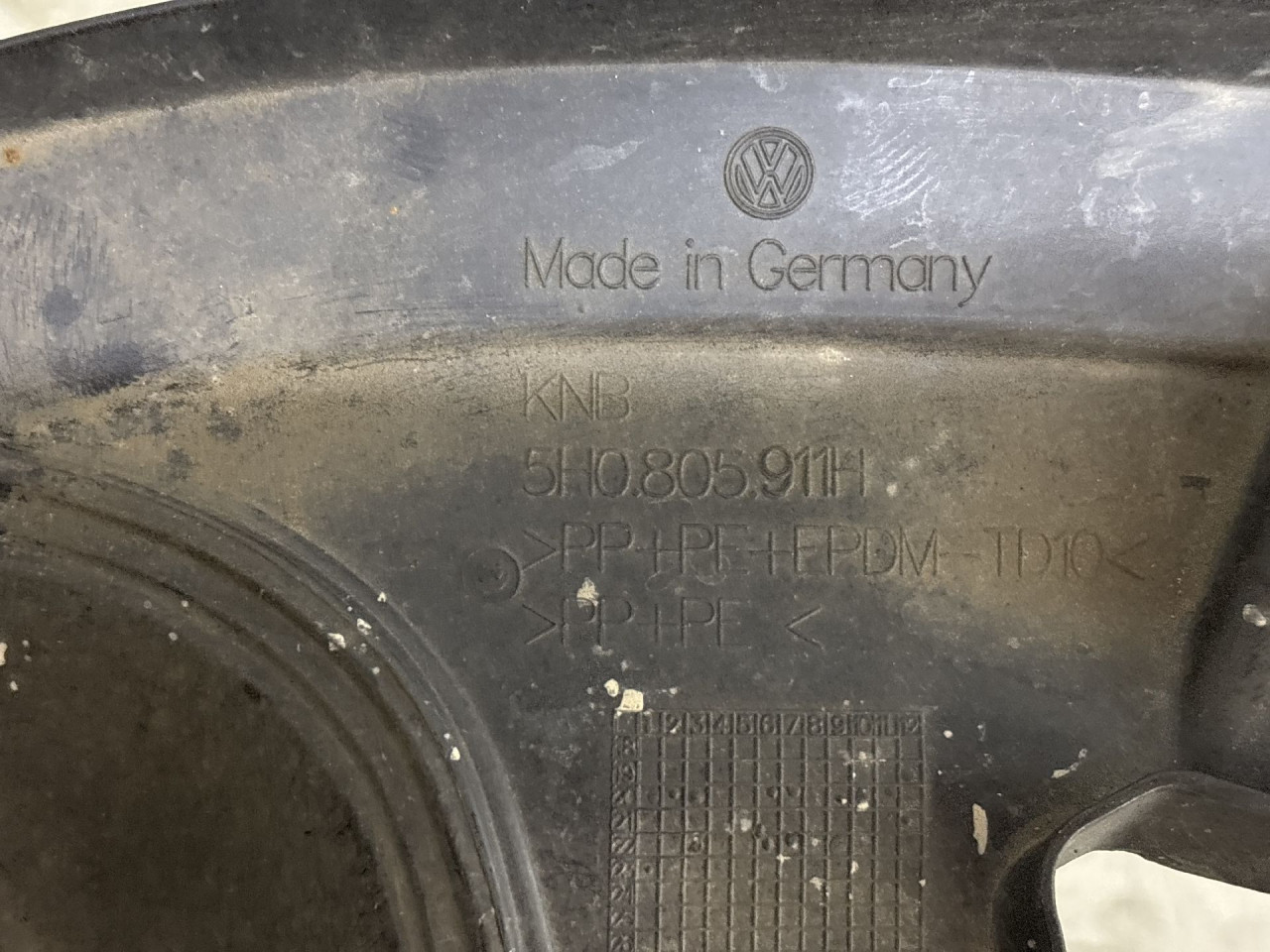 UNUTRASNJI BLATOBRAN VW GOLF 8 > 19- 5H0805911