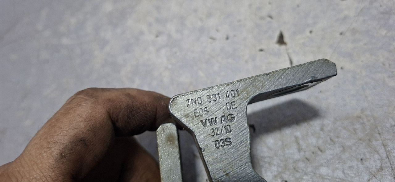 DIJELOVI BAGLAMA VW SHARAN > 10- 2.0 7N0831401