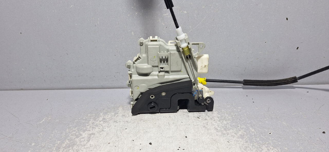 DIJELOVI BRAVA VRATA AUDI A4 (B8) > 12-15 8K0839015C