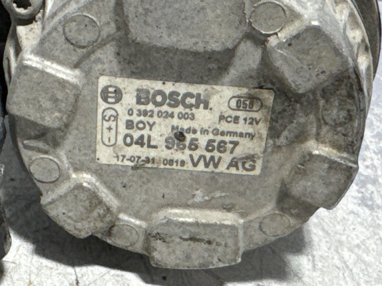 DIJELOVI POMOCNA PUMPA VODE AUDI A6 4K > 18- 2.0 04L965567