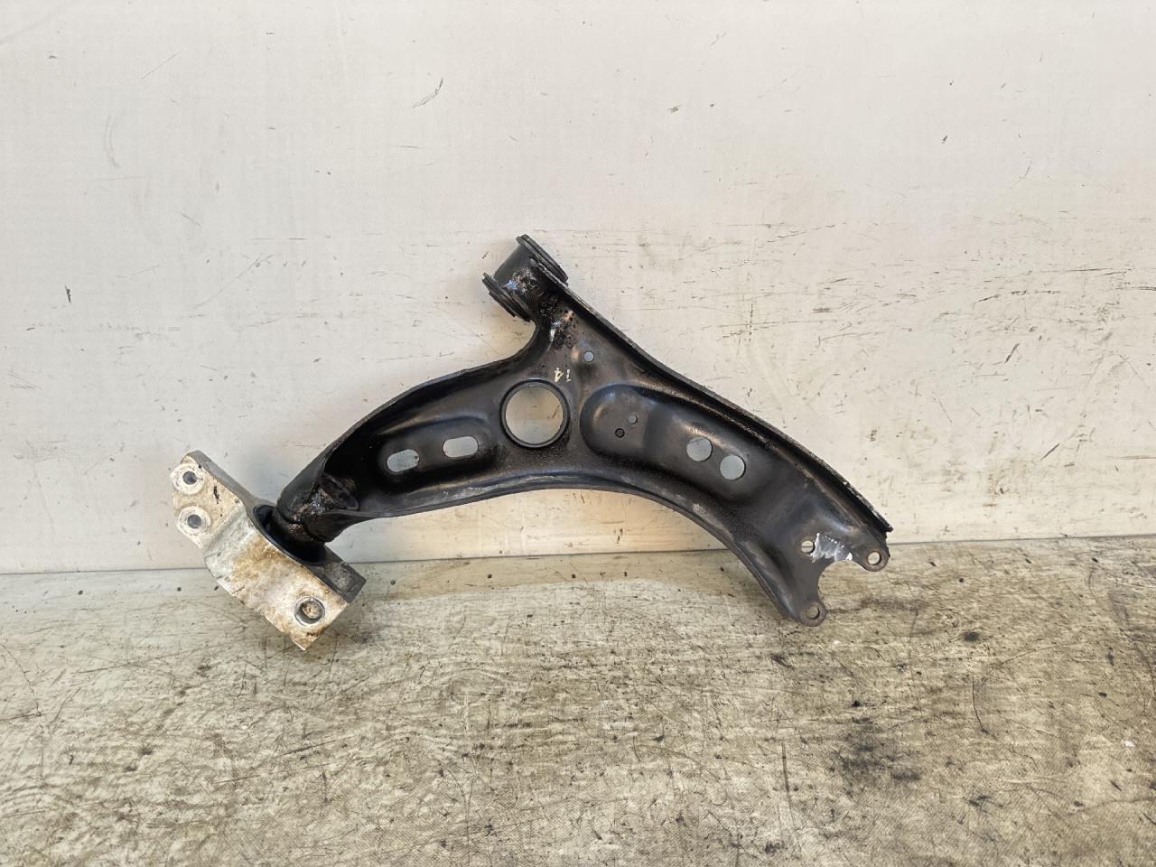 DIJELOVI LAFETA VW TIGUAN > 11-15 1K0407165C