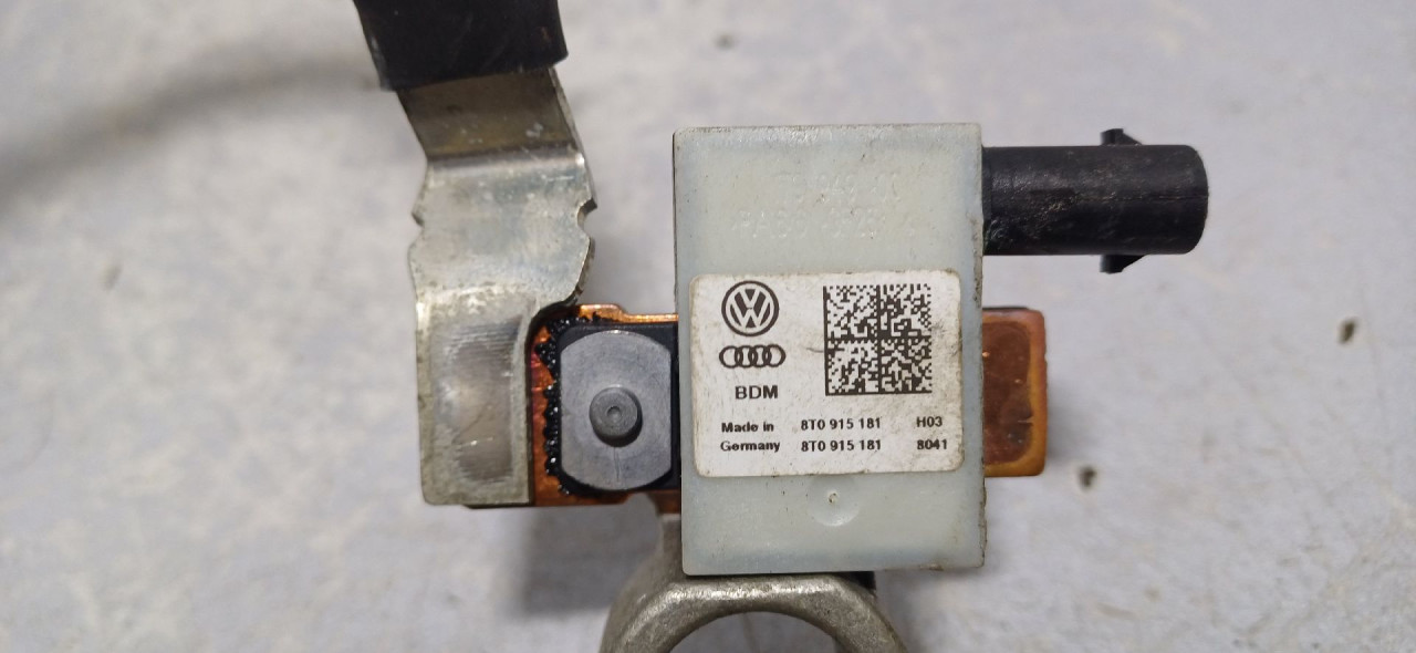 DIJELOVI KLEMA AUDI A4 (B8) > 12-15 8T0915181