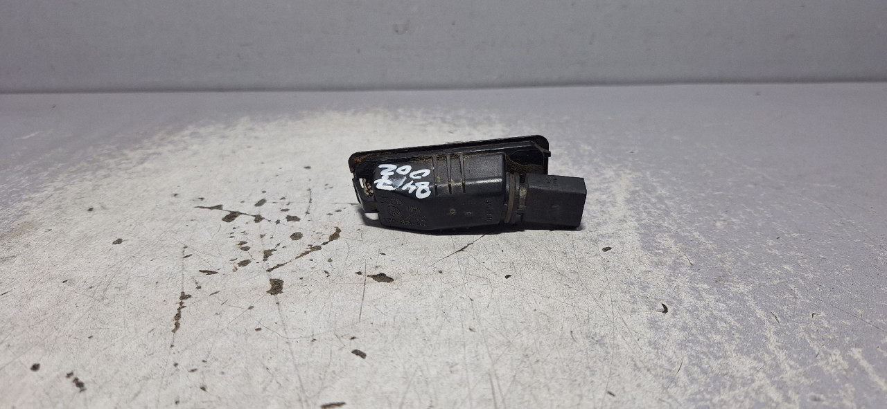 DIJELOVI RASVJETA TABLICA VW GOLF 6 > 08-12 1K8943021
