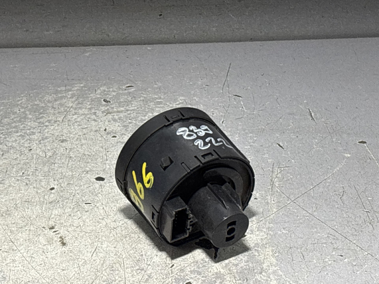 DIJELOVI PREKIDACI SVJETLA VW GOLF 7 > 12-16