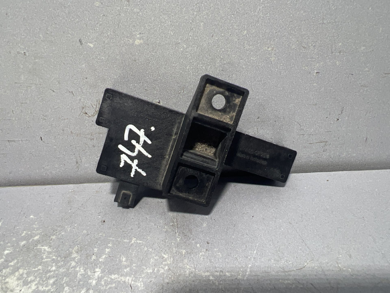DIJELOVI ANTENA AUDI A6 4G > 11-14 2.0 8K0907247
