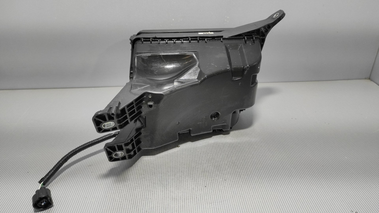DIJELOVI ELEKTRONIKA KUTIJA OSIGURACA TOYOTA RAV 4 > 15-18 2.5