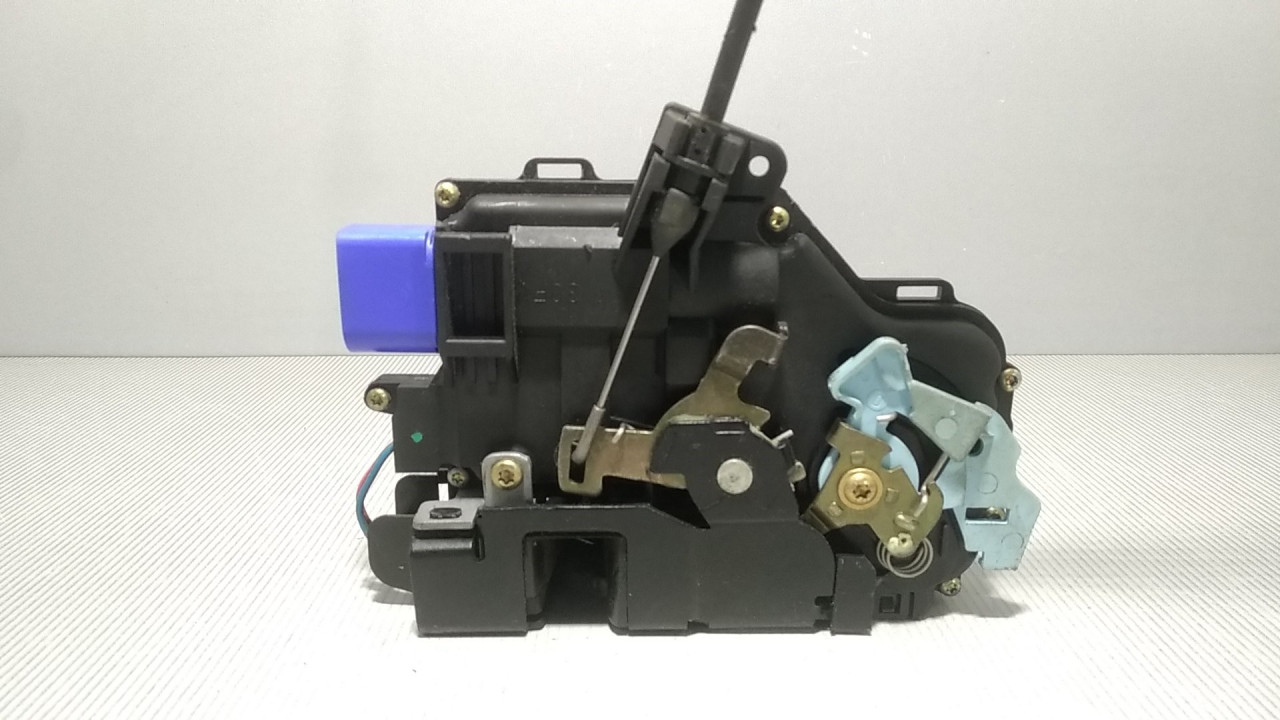 DIJELOVI BRAVA VRATA VW CADDY > 03-10 3D1837016