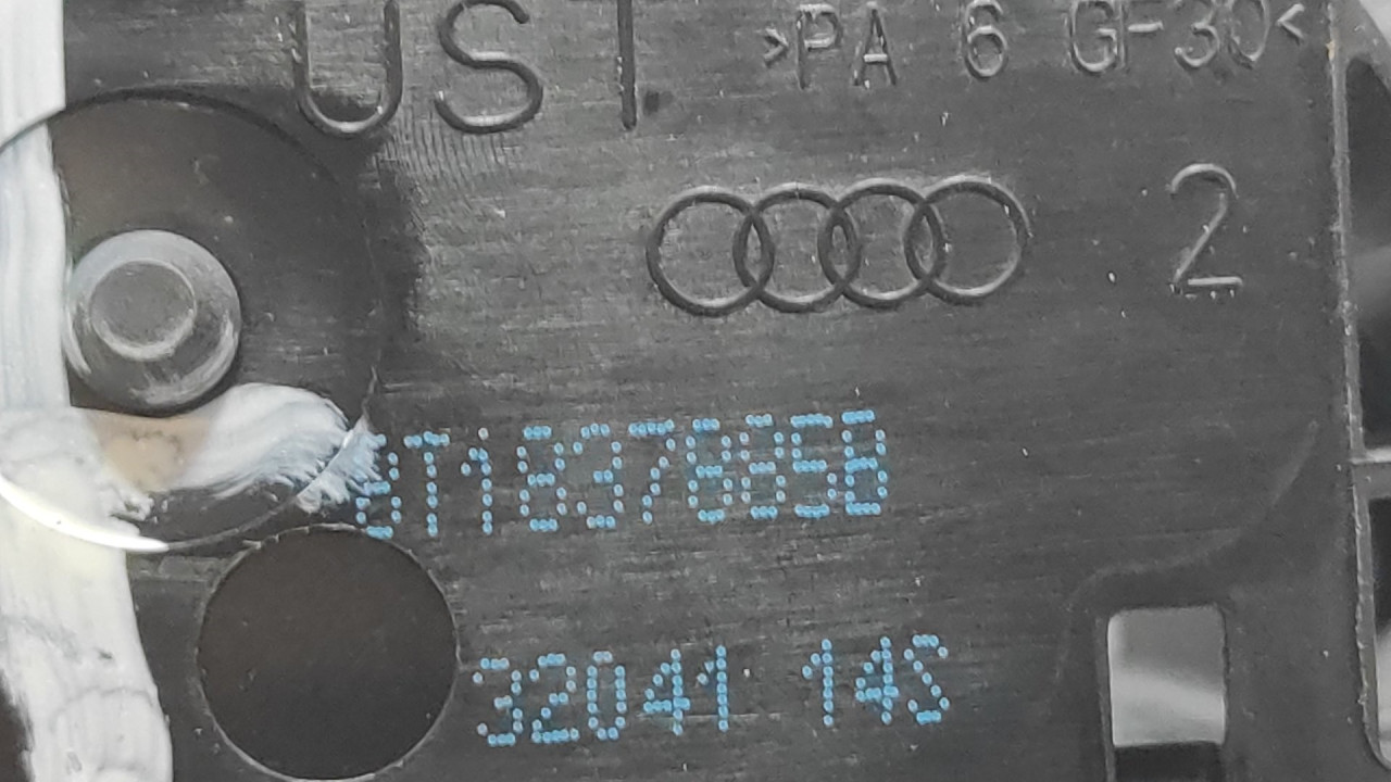 DIJELOVI RUCKA VRATA AUDI Q5 > 12-16 8T1837885B