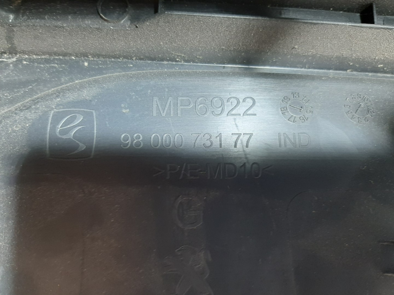 DIJELOVI PLASTIKA PEUGEOT 308 > 13-17 9800073177