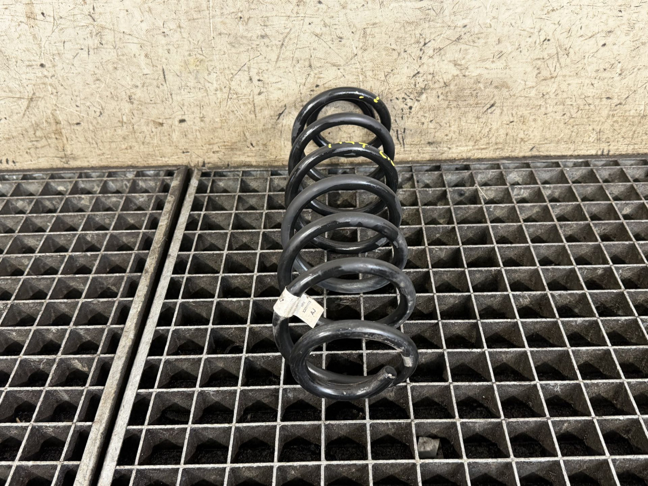 DIJELOVI OPRUGA AMORTIZERA VW PASSAT B8 > 14-19 2.0 3Q0511115AJ